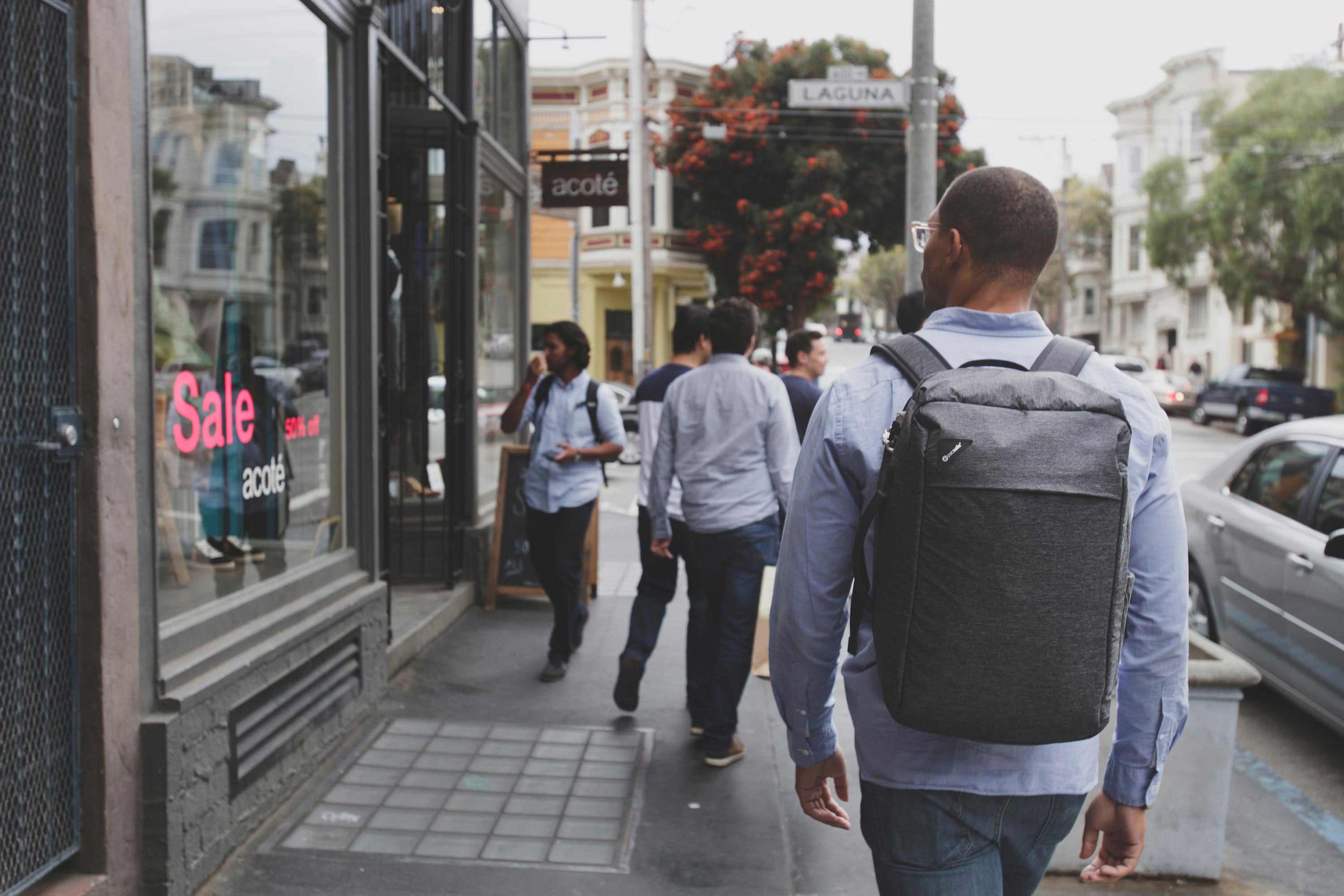 The Vibe 28L – Your Go-To Anti-Theft Commuter Backpack – Pacsafe