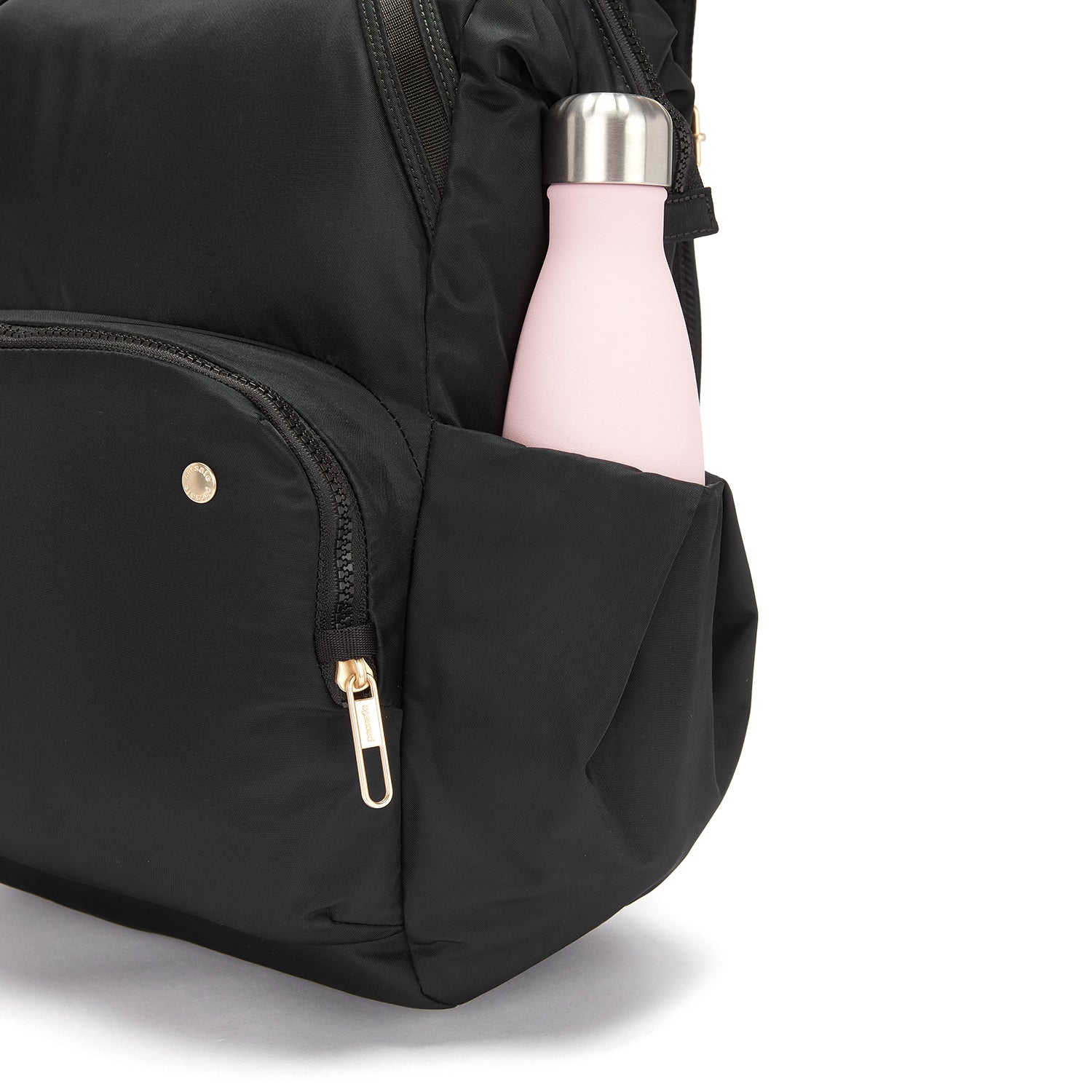 pacsafe バッグ　ブラック Amazon.com | Pacsafe W 10L Anti Theft Backpack, Black | Casual