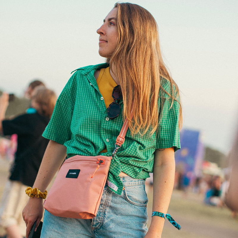 Pacsafe® GO anti-theft crossbody pouch, Jet Black