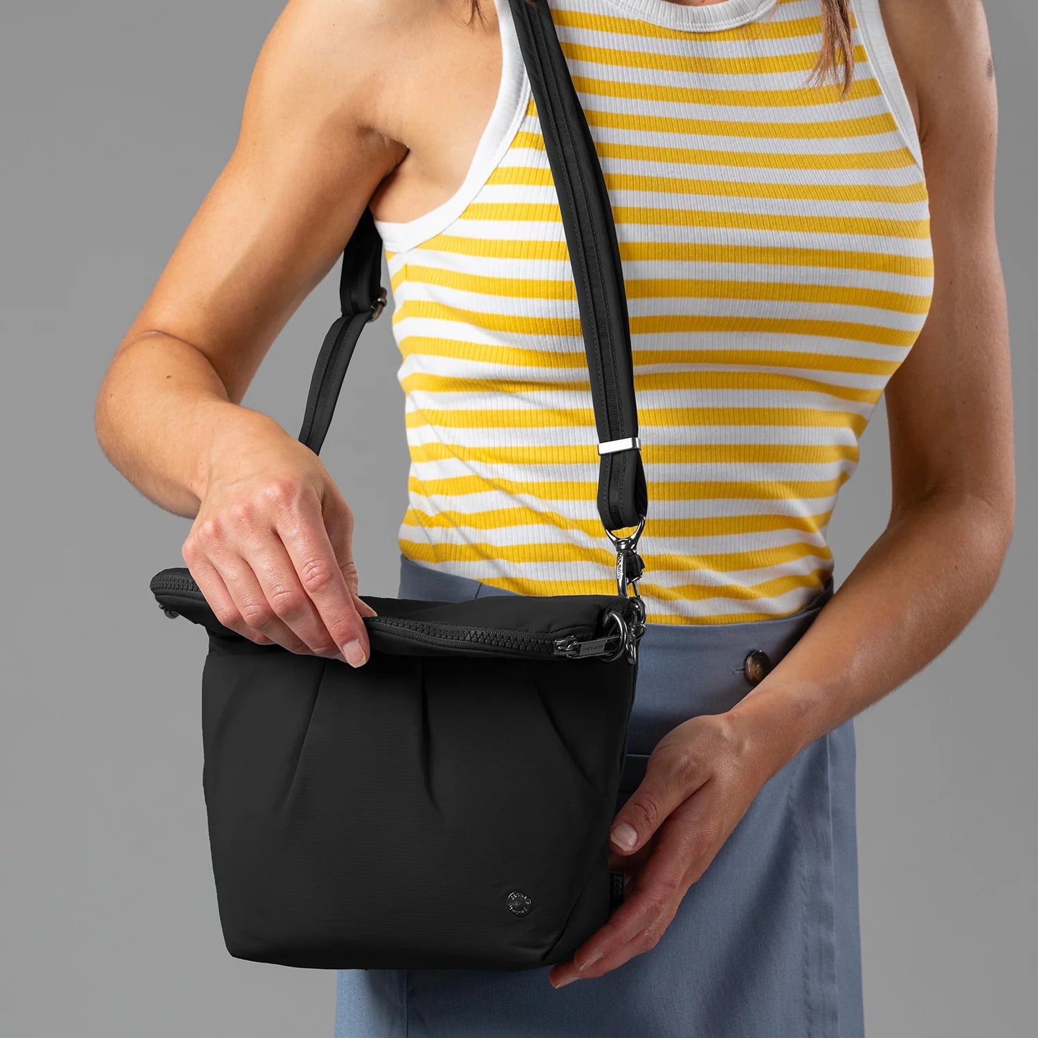 サイバー ショルダーカバー Pacsafe® CX Anti-Theft Convertible Crossbody – Pacsafe – Official