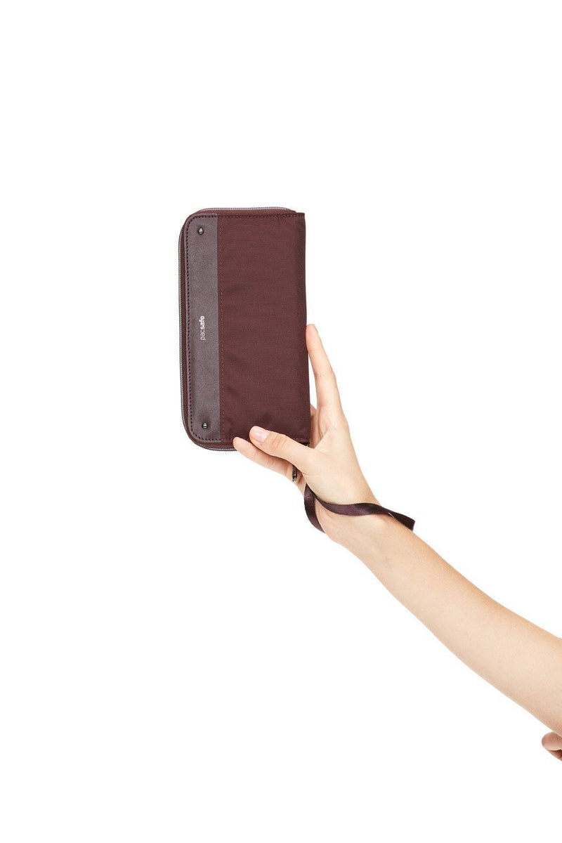 RFIDsafe™ RFID blocking continental wallet,Merlot
