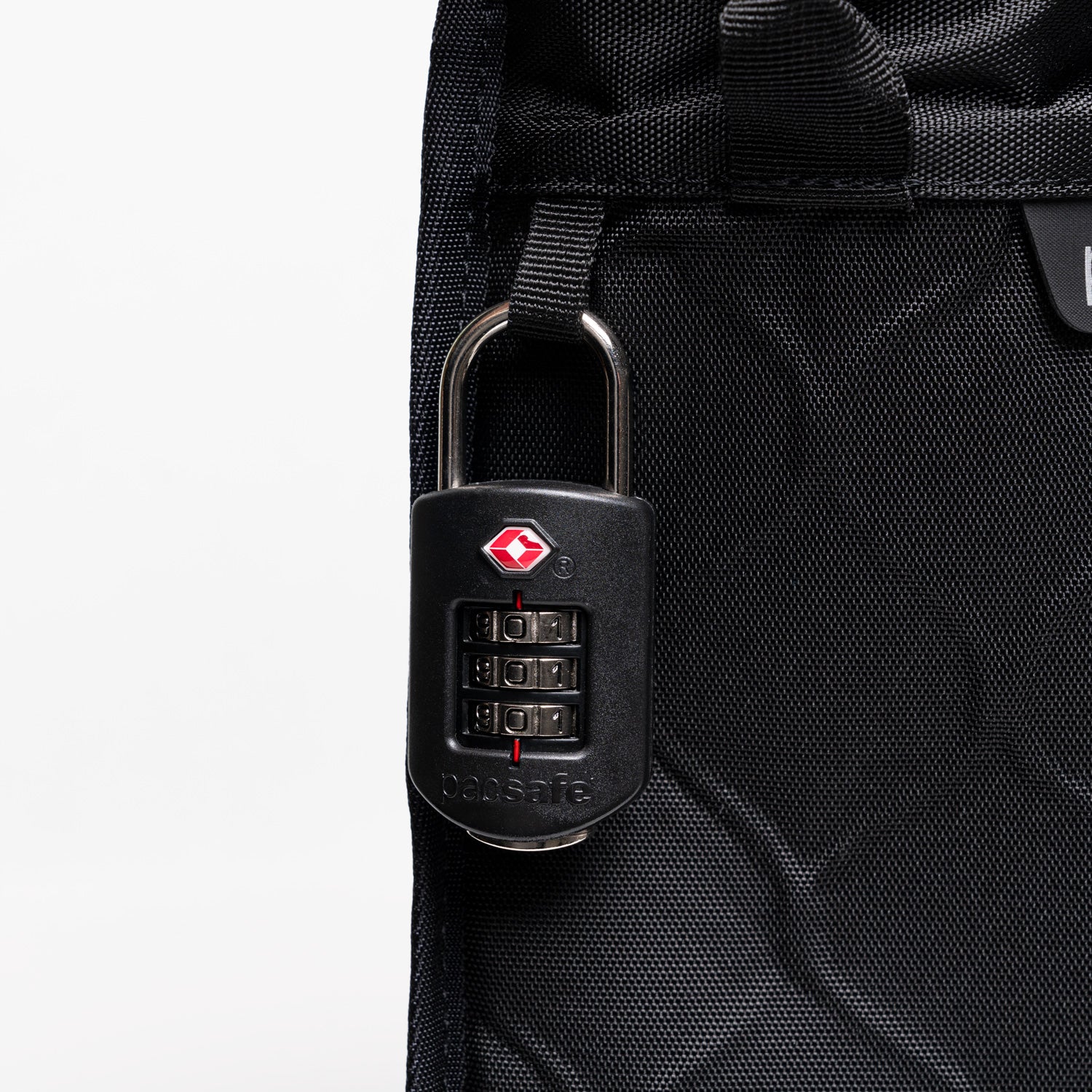 Travelsafe® X15 anti-theft portable safe | Pacsafe® – Pacsafe